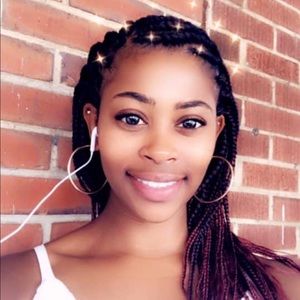 Meet your Posher, Crystal